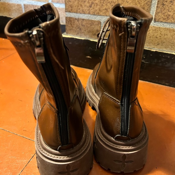 Brown Boots, size 38 (7 US) - Picture 3 of 6